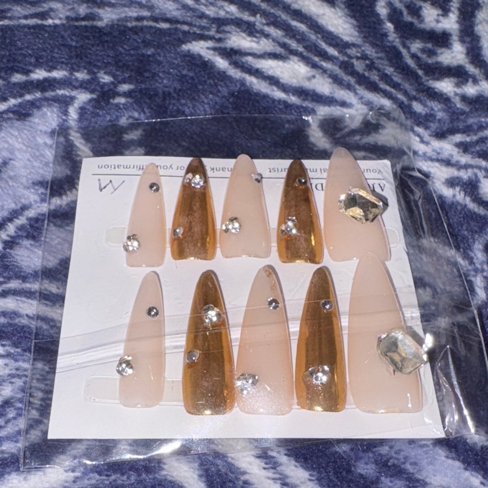 Elegant Gold and Cream Press-On Nails